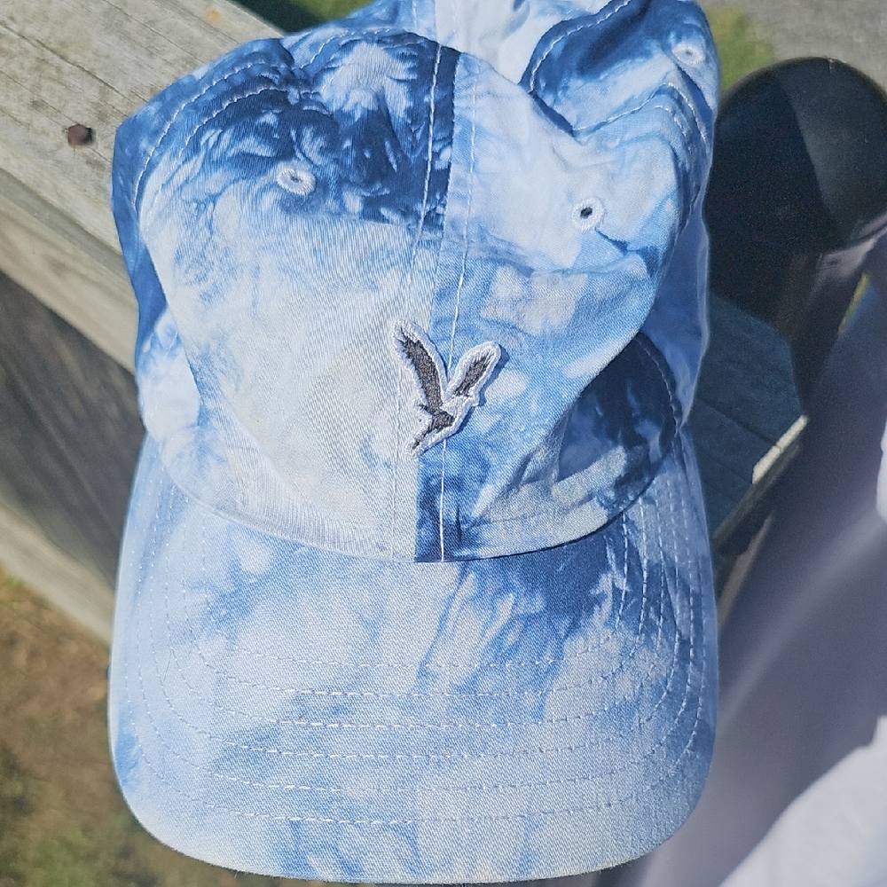 American Eagle Outfitters White and Blue Cap